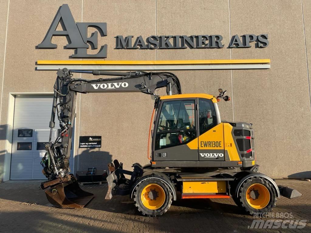 Volvo EWR130E 轮式挖掘机