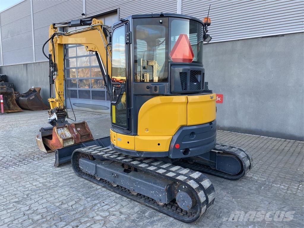 Yanmar VIO50-6 轮式挖掘机
