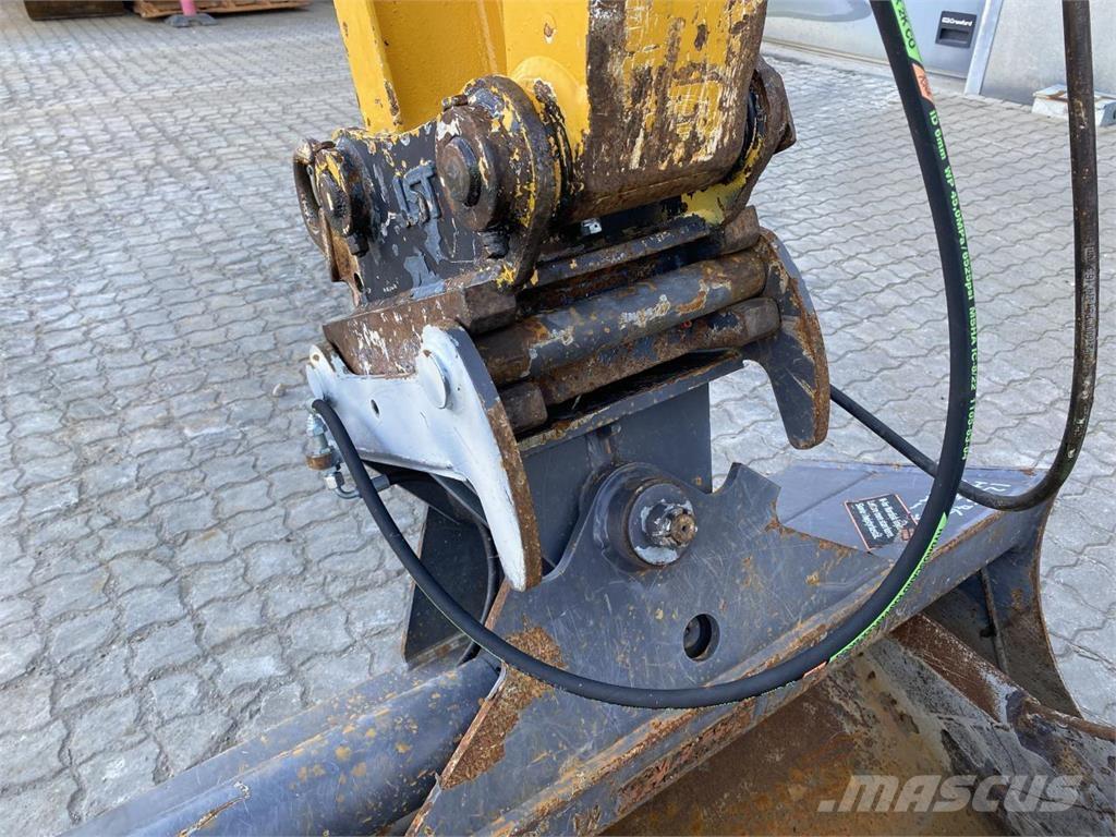Yanmar VIO50-6 轮式挖掘机