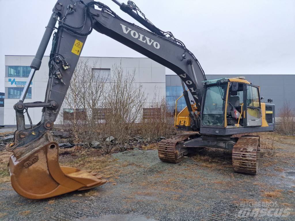 Volvo 220E 履带挖掘机
