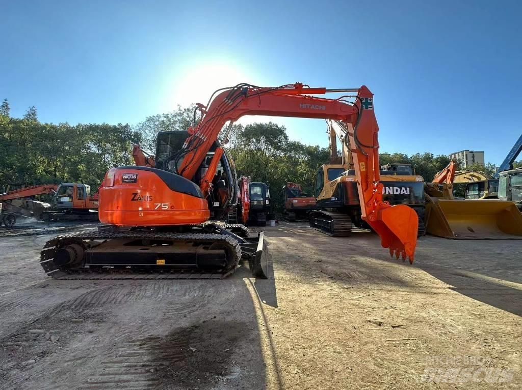 Hitachi ZX 75 中型挖掘机
