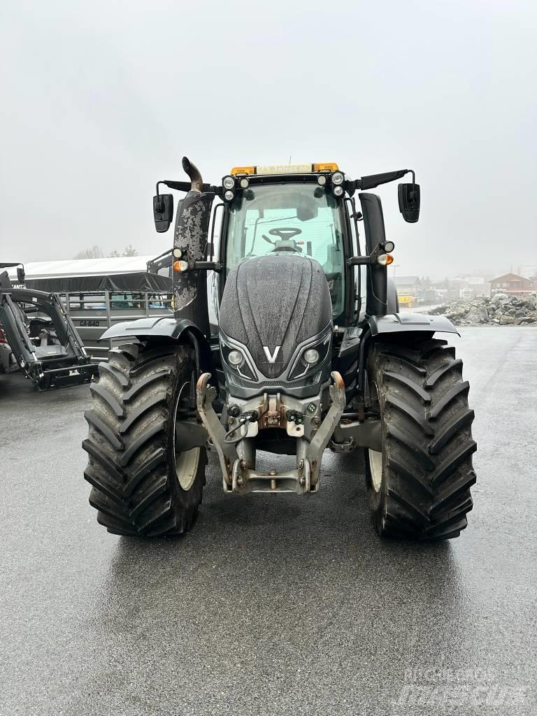 Valtra T 214 D 拖拉机/农用车