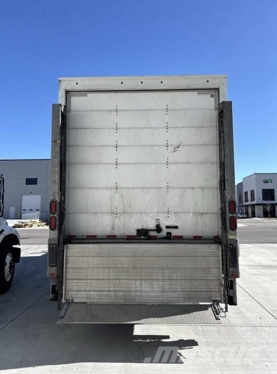 Freightliner M2 厢式货车