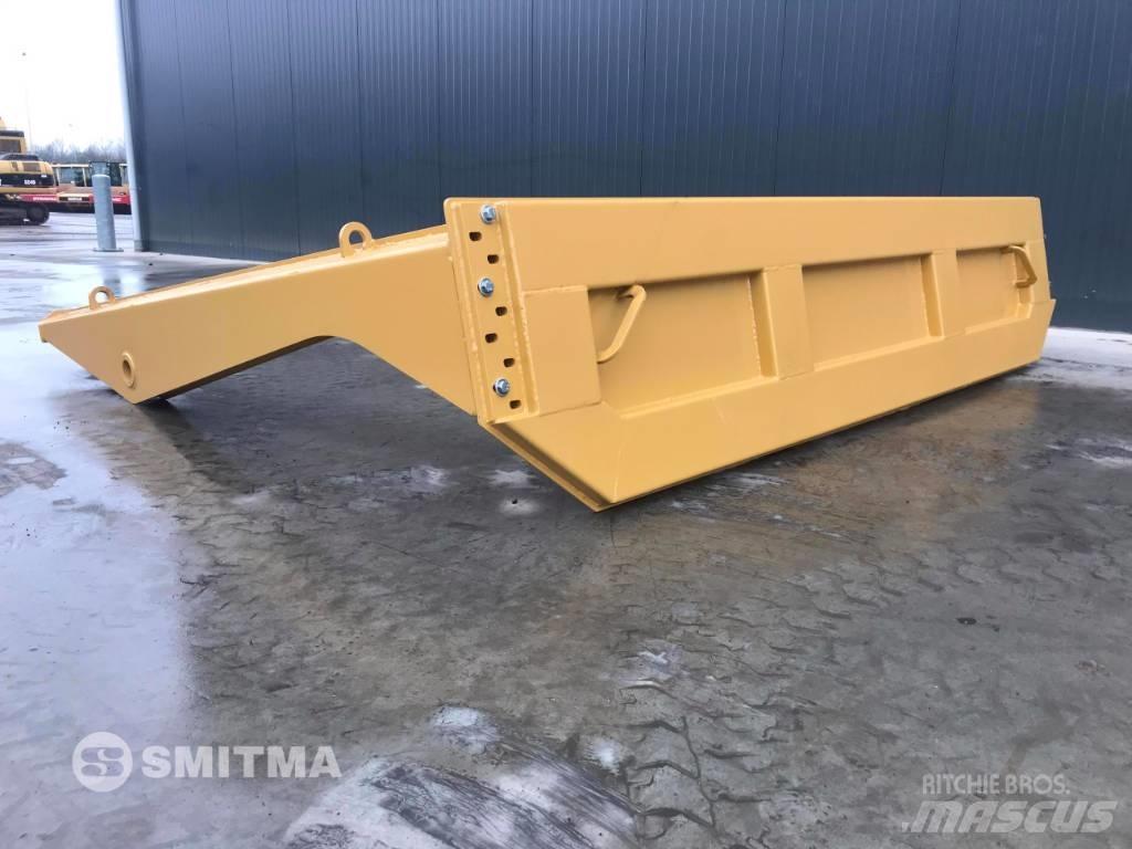 CAT 735B 尾门、后挡板