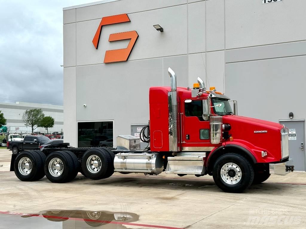 Kenworth T 800 牵引车