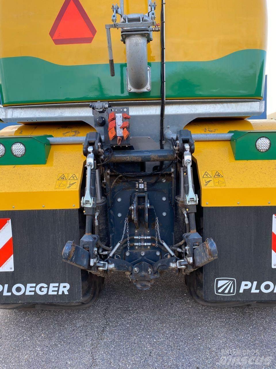 Ploeger AT 4103 撒肥机