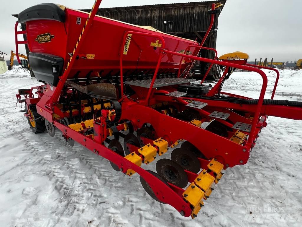 Väderstad Rapid400C 多功能条播机