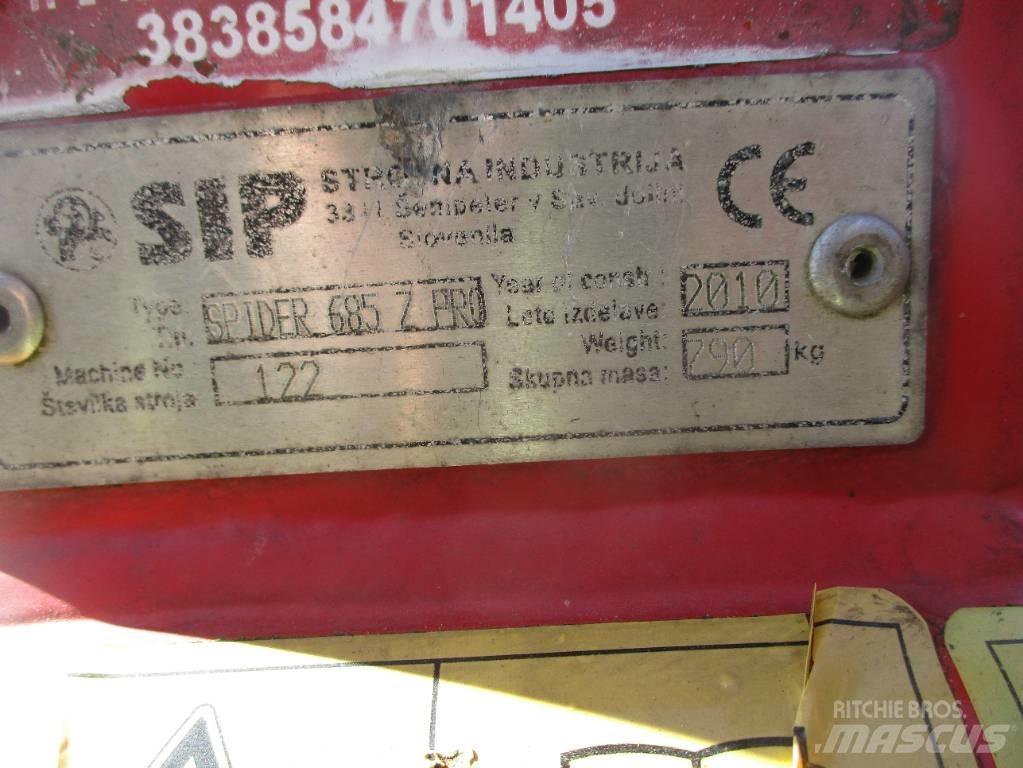 SIP Spider 685/6 犁耙和摊草机