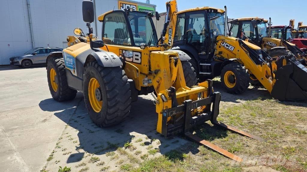 JCB 560-80 Agri Plus 伸缩轮式装载机