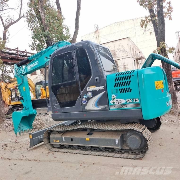 Kobelco SK 75 中型挖掘机