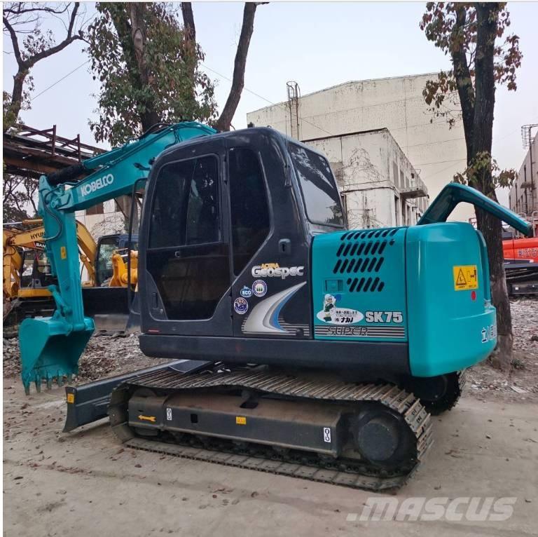 Kobelco SK 75 中型挖掘机