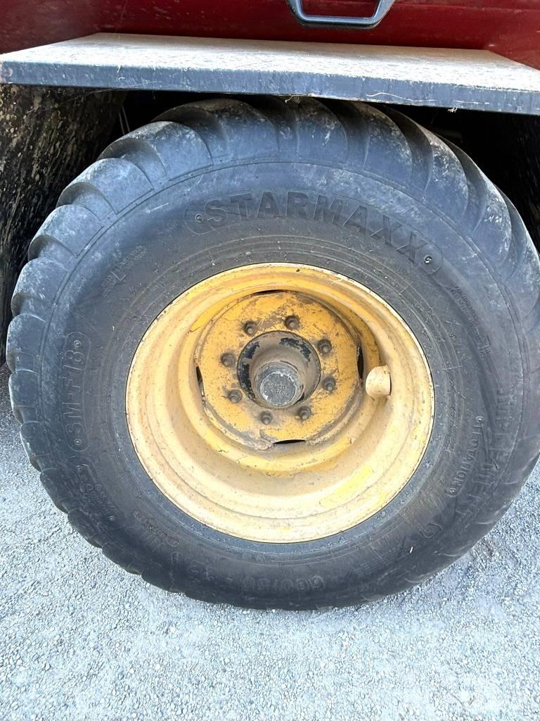 New Holland D 1210 方捆打捆机