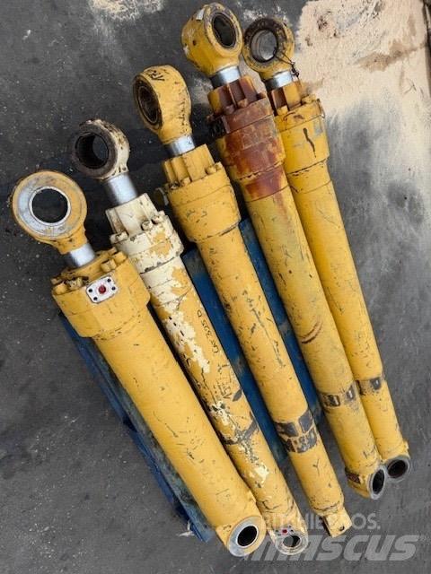 CAT 325 D 液压
