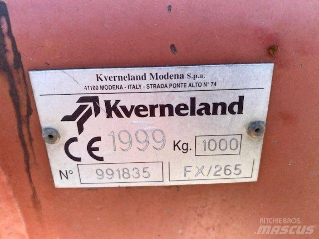 Kverneland FX 265 装载牵引式割草机