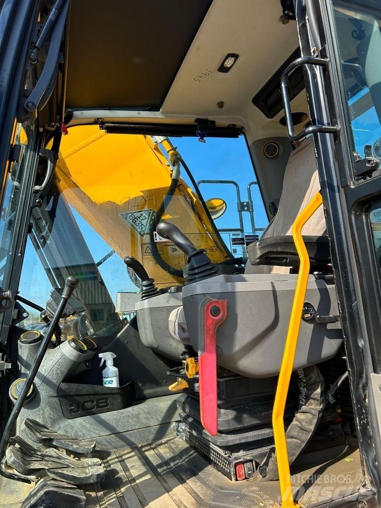 JCB 220X L 履带挖掘机