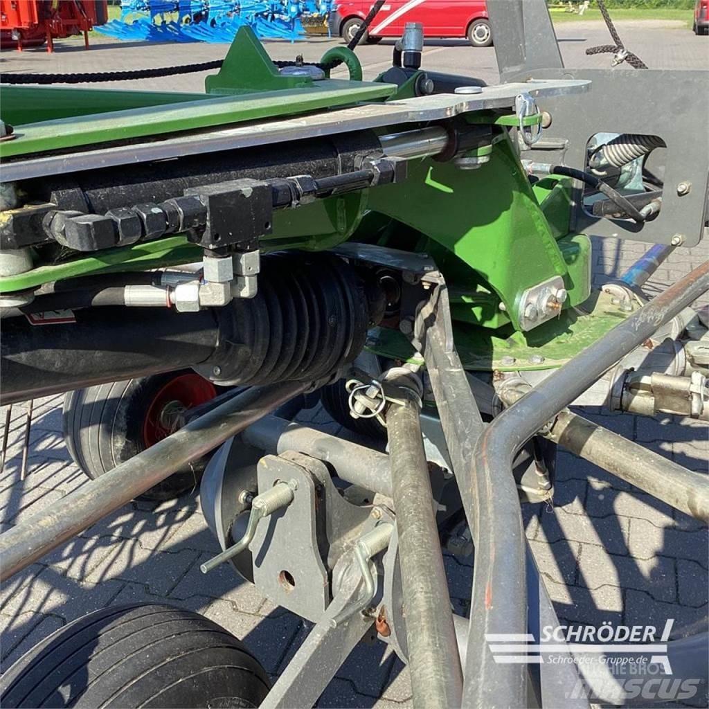 Fendt FORMER 1502 料堆整形机