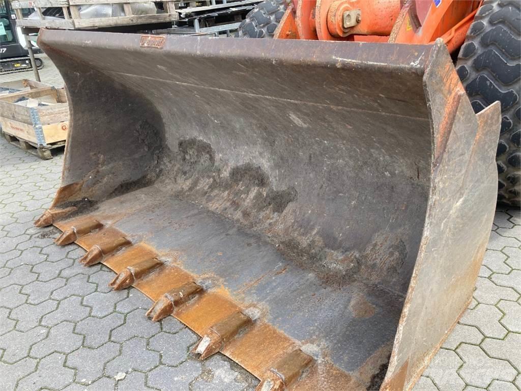 Fiat-Hitachi W 190 轮式装载机