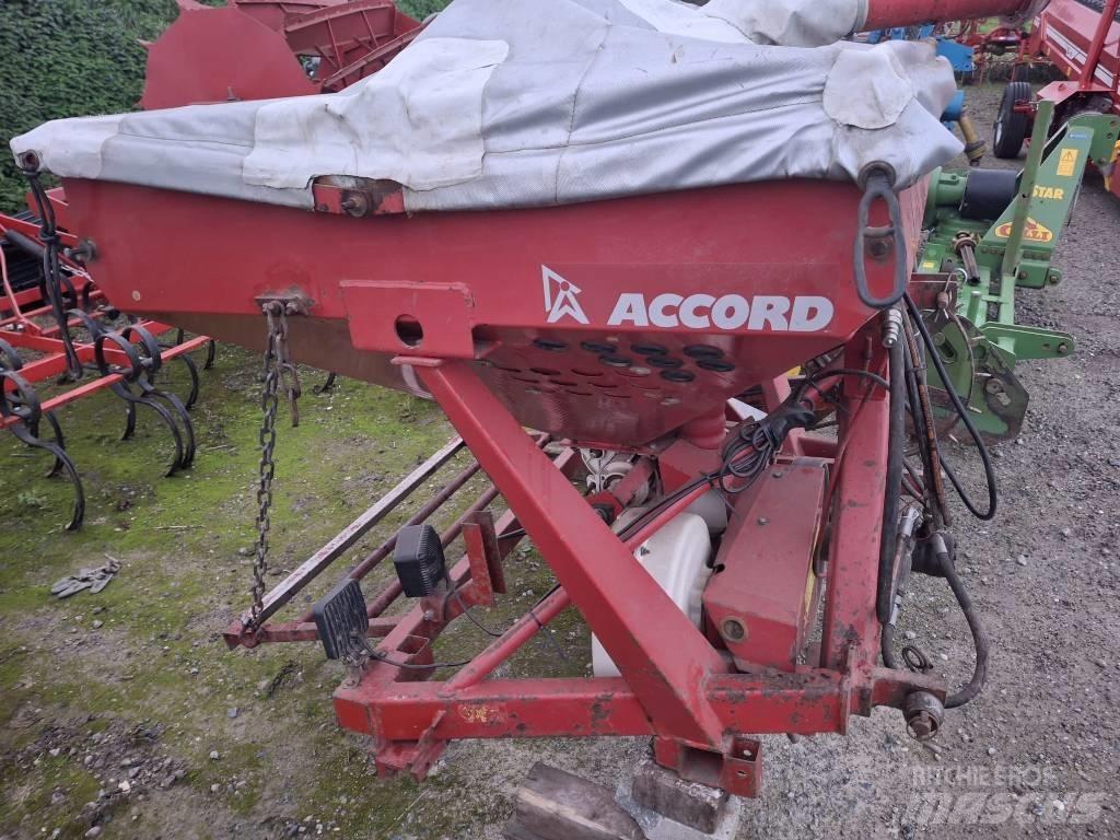 Kverneland Accord 多功能条播机