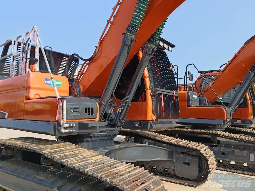 Doosan DX300-9 履带挖掘机