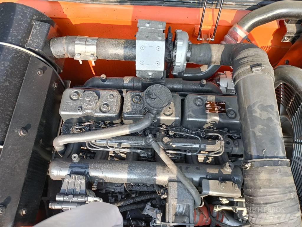 Doosan DX300-9 履带挖掘机