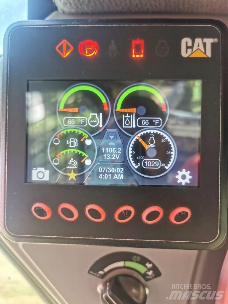 CAT 299 滑移装载机