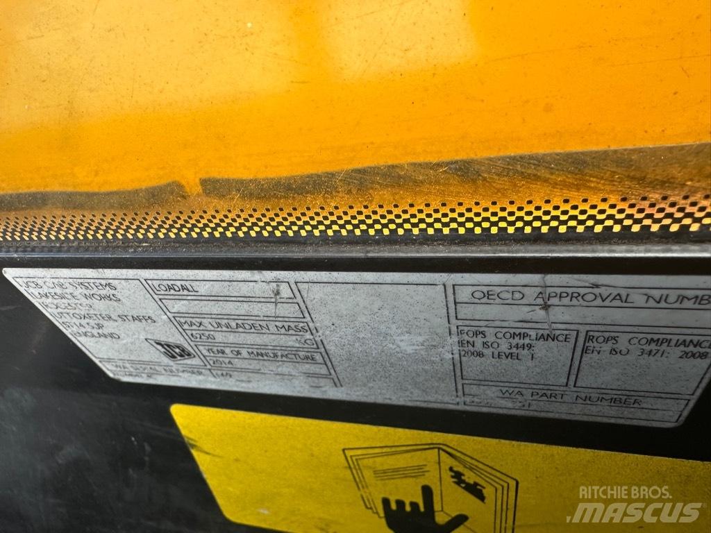 JCB 520-40 伸缩臂叉装车|叉装车