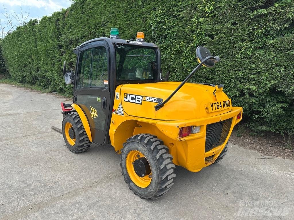 JCB 520-40 伸缩臂叉装车|叉装车