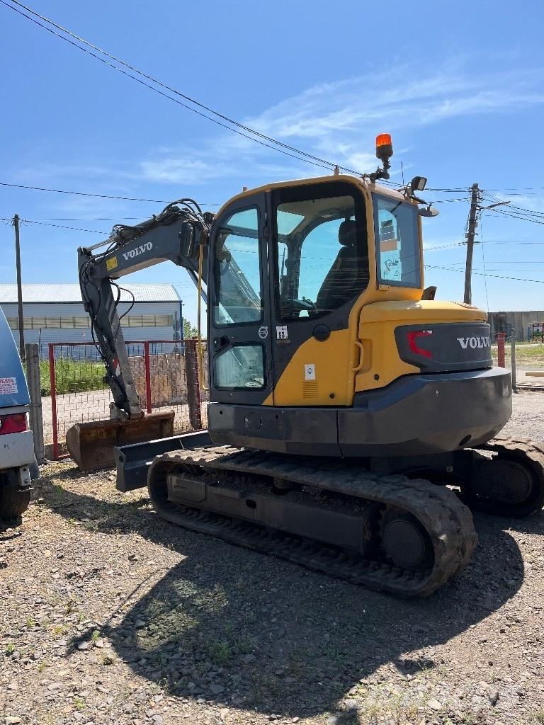 Volvo ECR88D 中型挖掘机