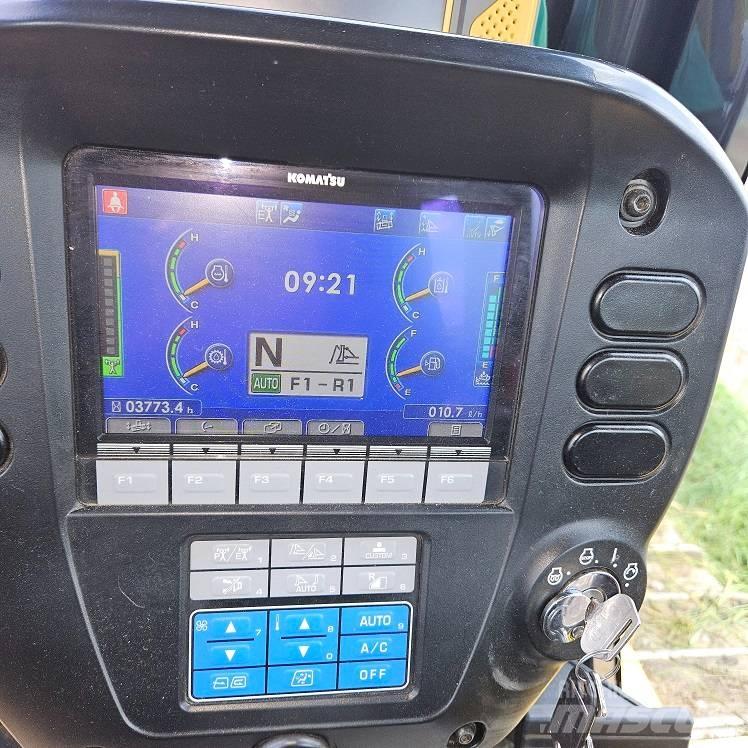 Komatsu D155AX-8 履带式推土机