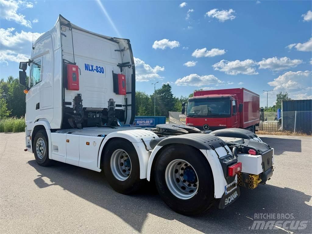 Scania S580 6x4 牵引车