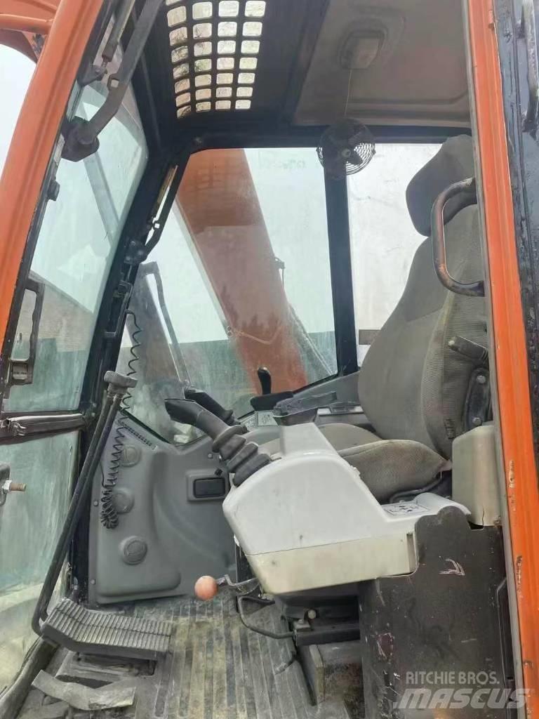 Doosan DX 80 中型挖掘机