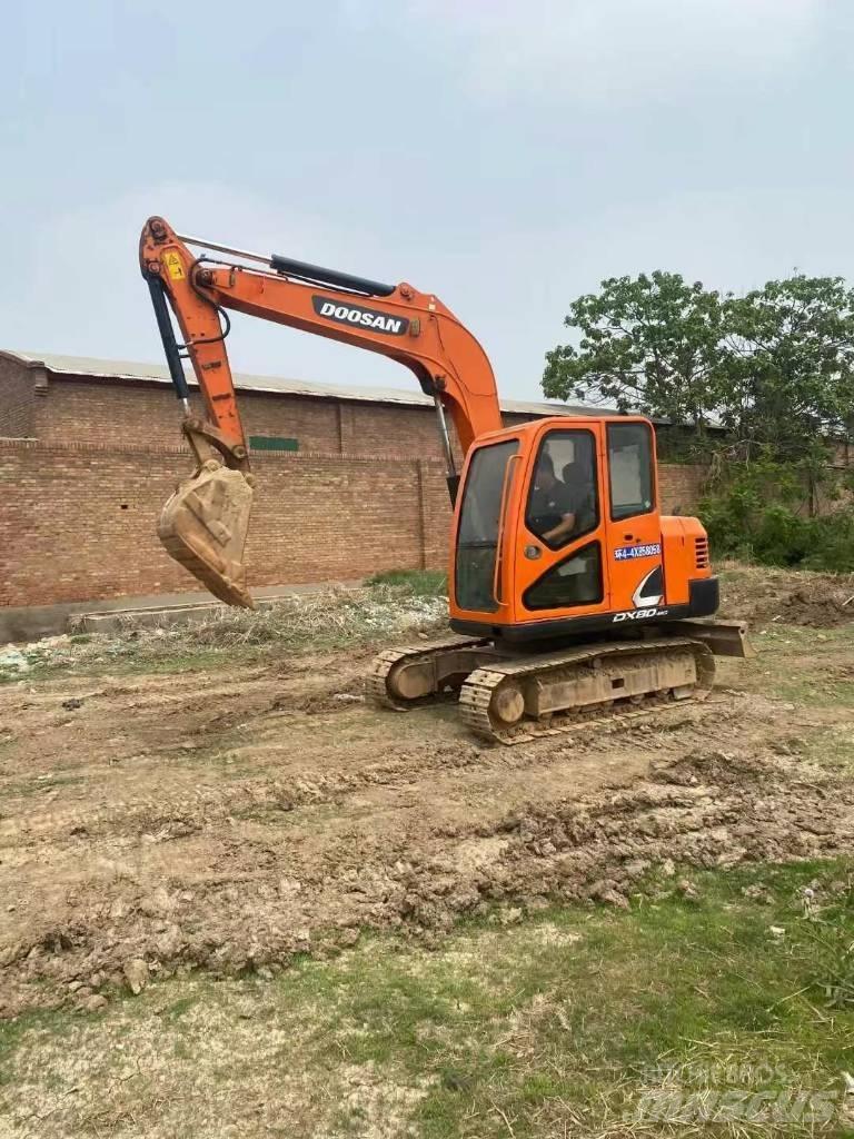 Doosan DX 80 中型挖掘机