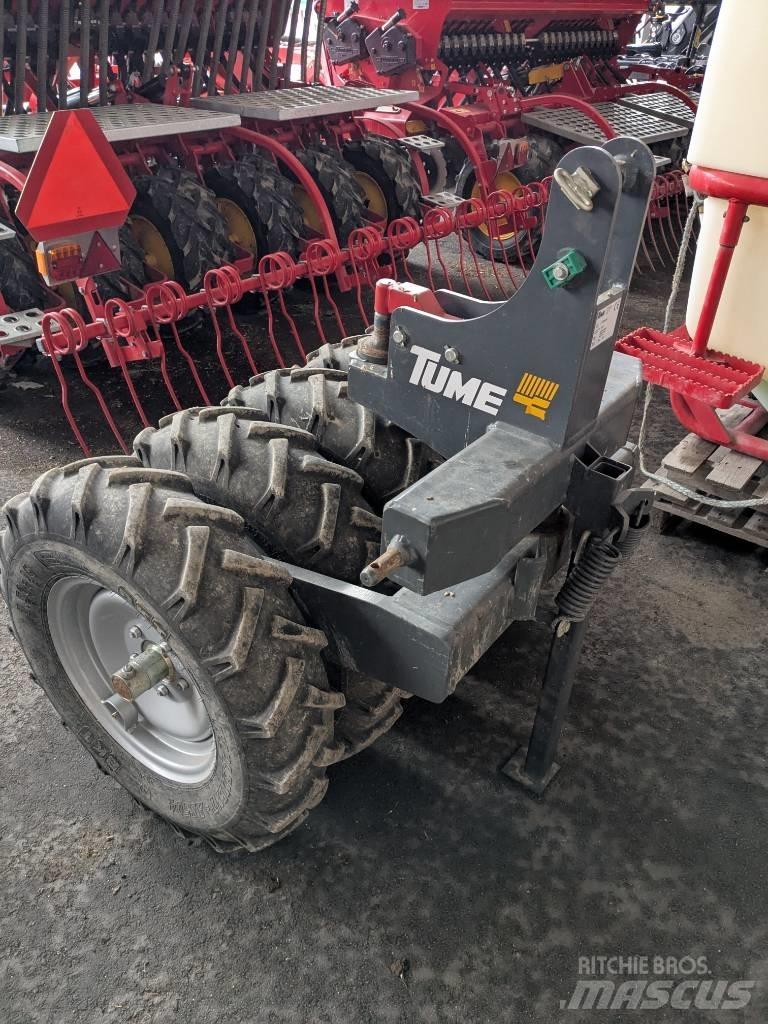 Tume Titan 4000 多功能条播机