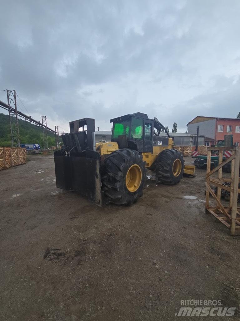 CAT 525 C 粉碎机