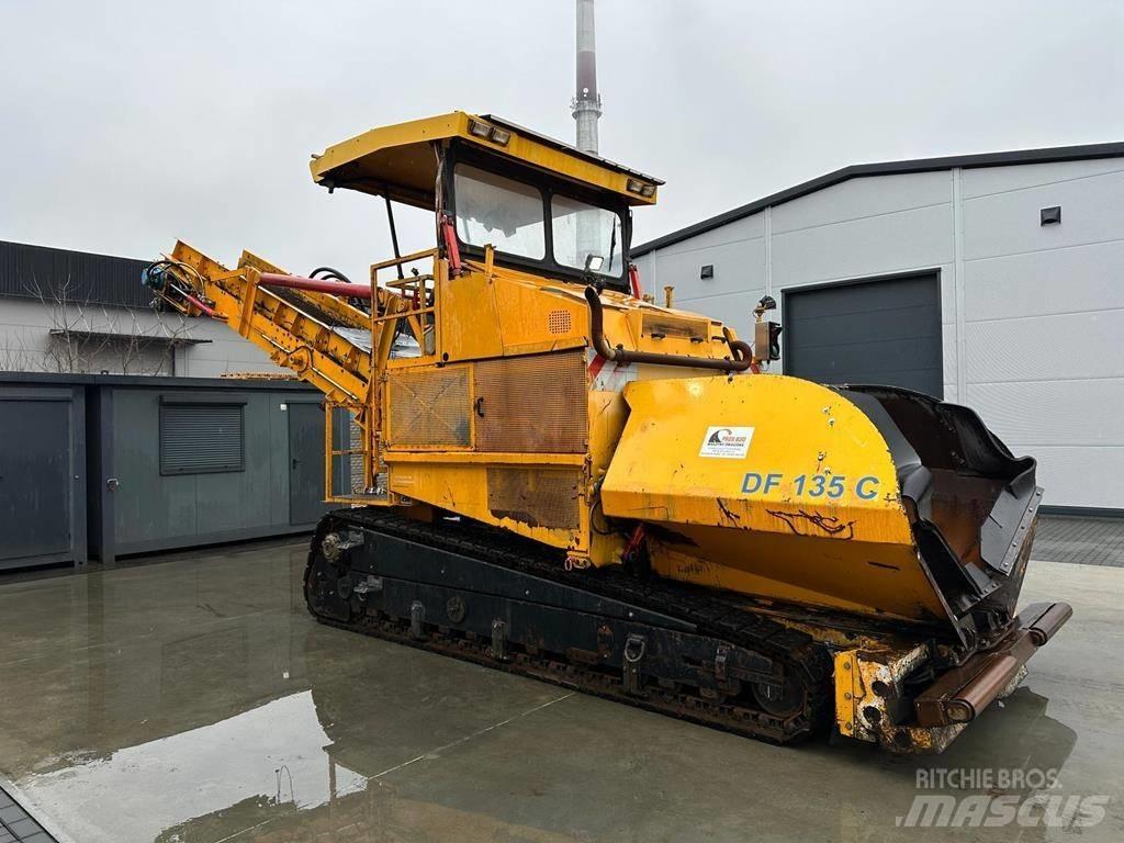 Demag DF 135 C 沥青摊铺机