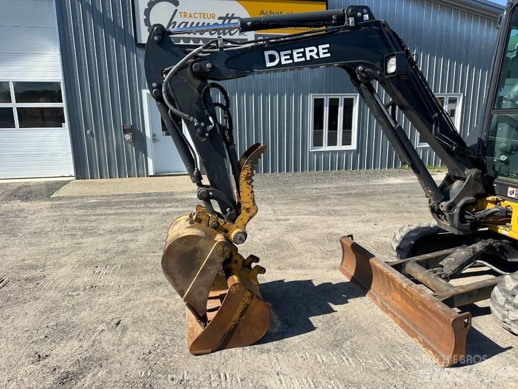 John Deere 30G 小型挖掘机