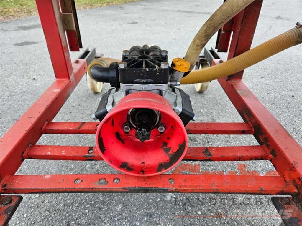 Schmotzer 800 l 牵引式喷雾机