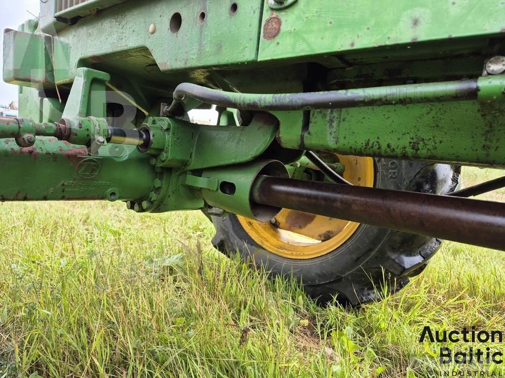 John Deere MFWD 拖拉机/农用车