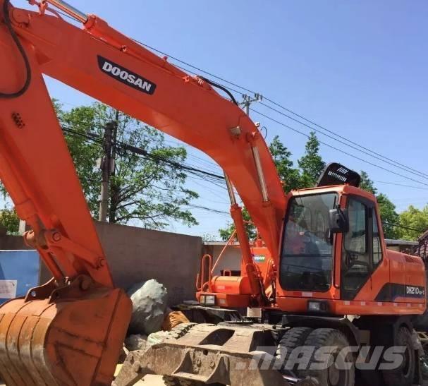 Doosan DH210W\ 轮式挖掘机