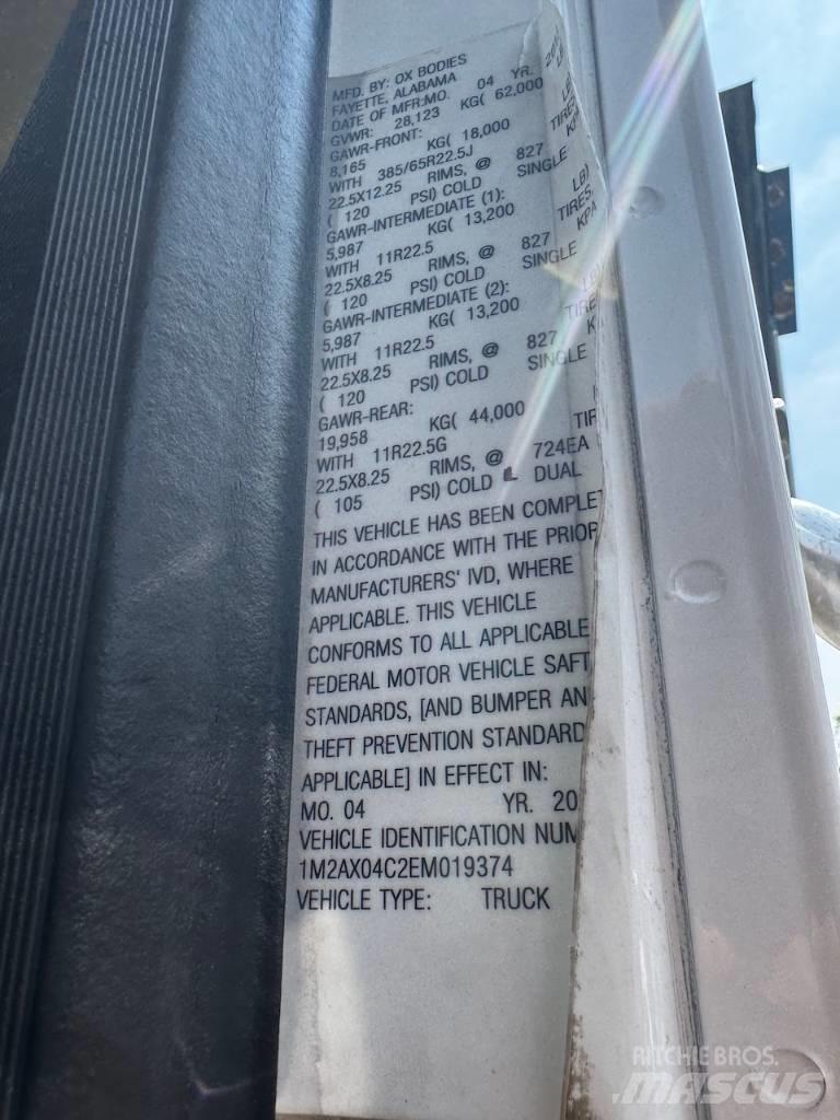 Mack Granite GU 713 自卸式货车