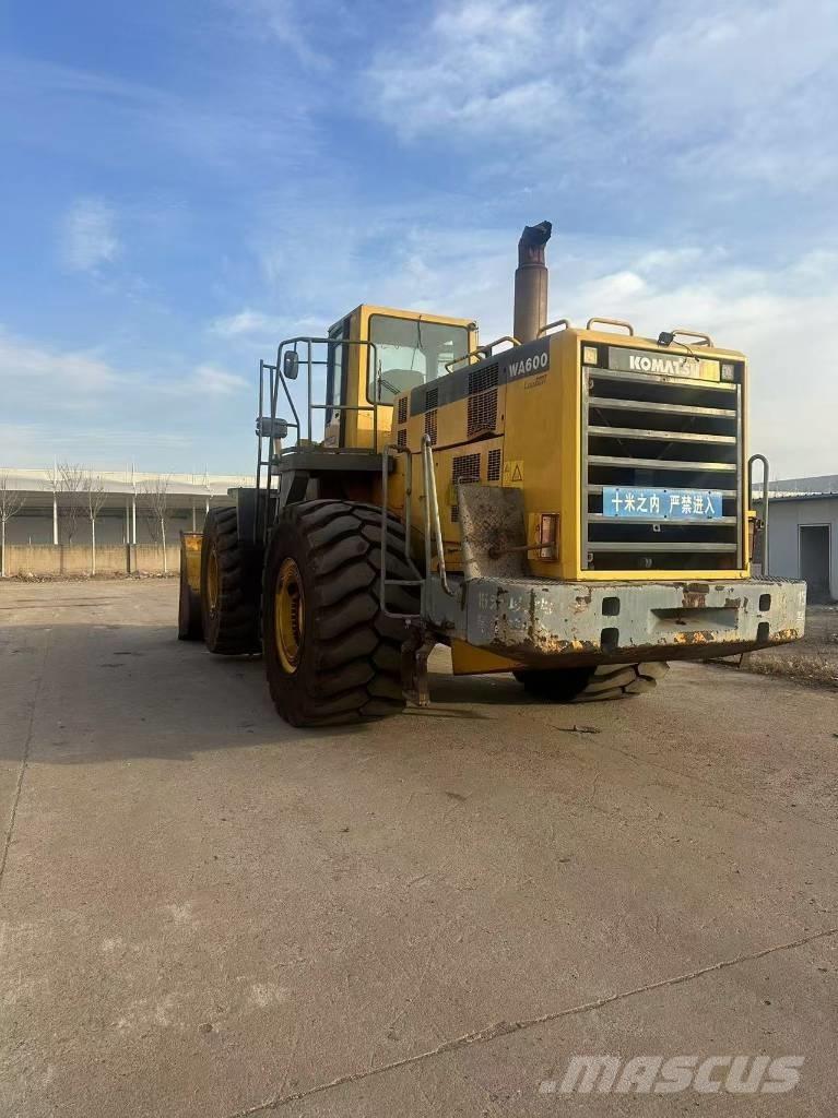 Komatsu WA 600-6 轮式装载机
