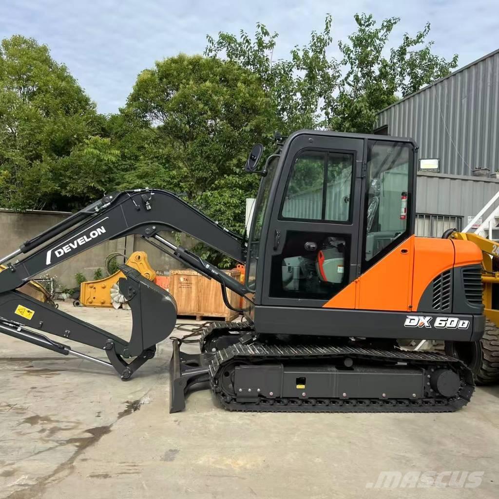 Develon DX 60 D 履带挖掘机
