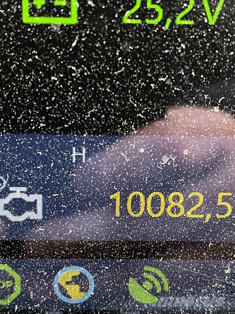 Komatsu 875 集运机