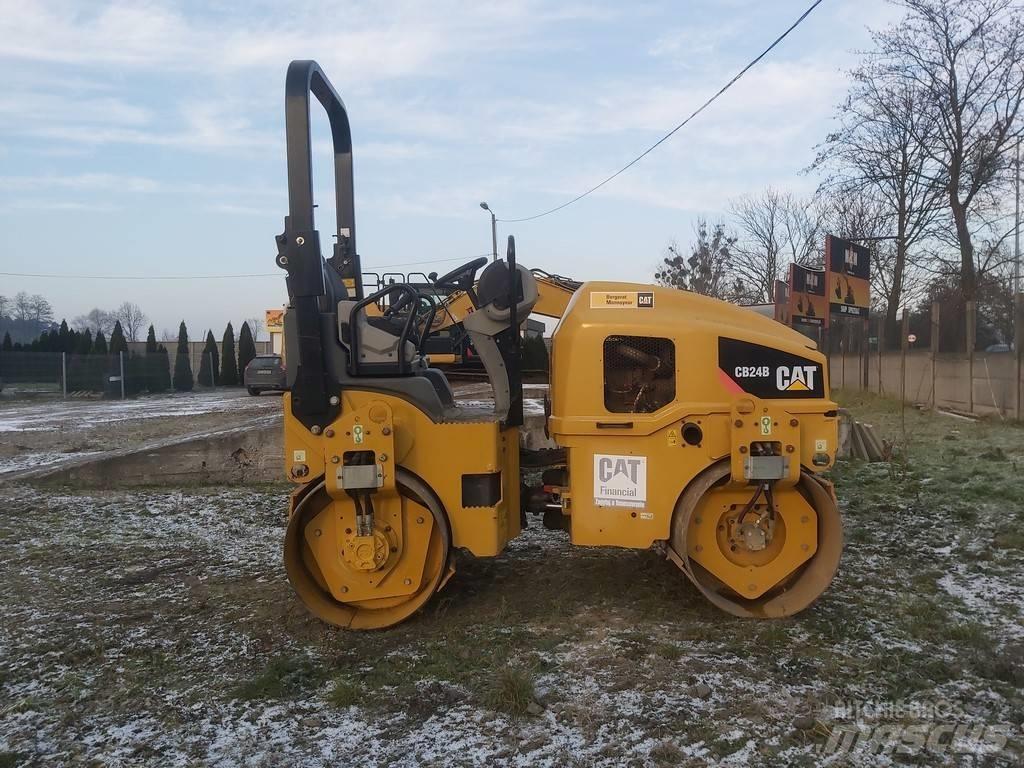 CAT CB 24 B 双轮压路机