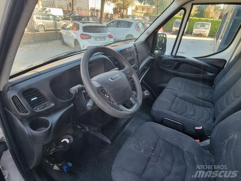 Iveco DAILY E6 驾驶室与内部
