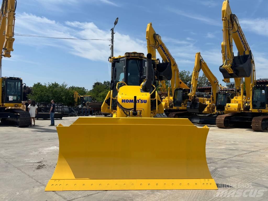 Komatsu D61EX-24E0 履带式推土机