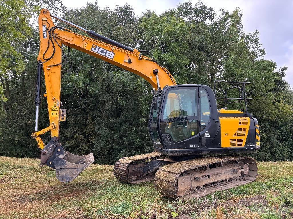 JCB JS 131 LC 履带挖掘机