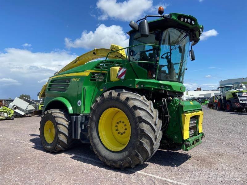 John Deere 8500i 自走式青贮饲料收割机