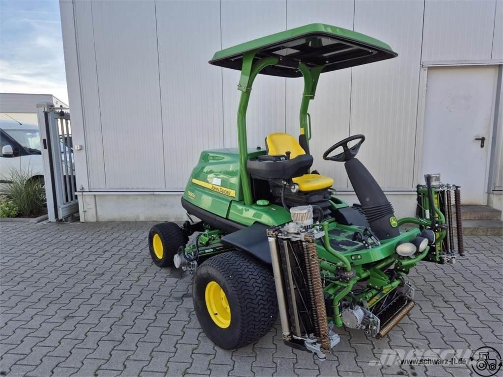 John Deere 7500A 高尔夫球车
