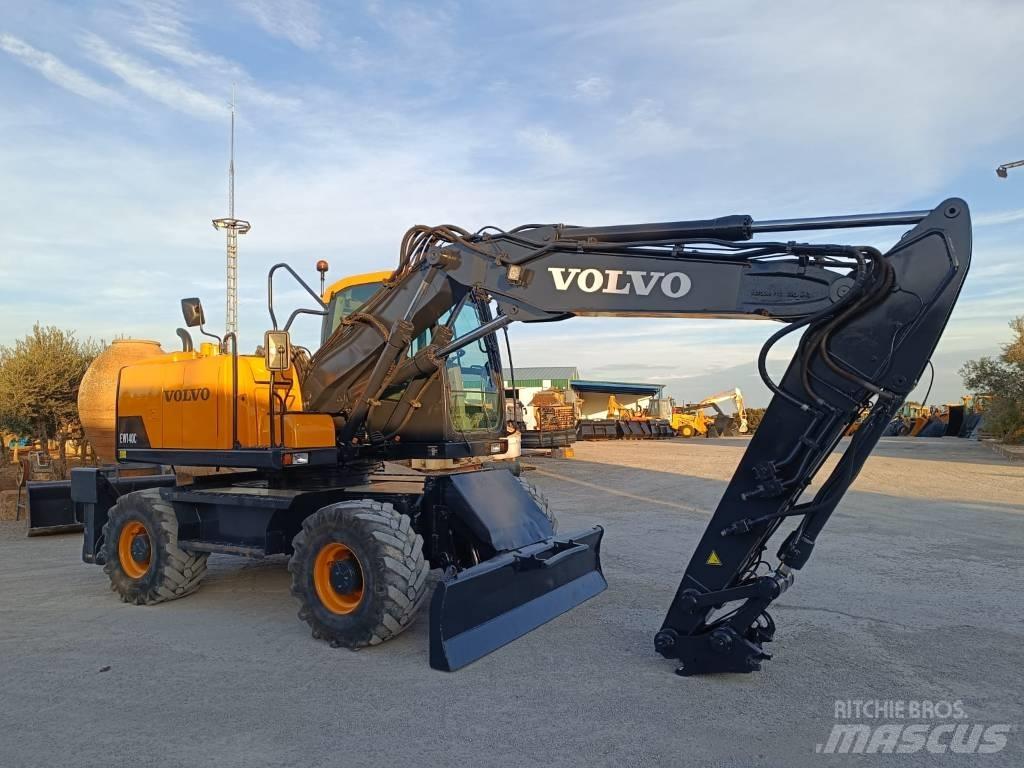 Volvo EW 140 C 轮式挖掘机